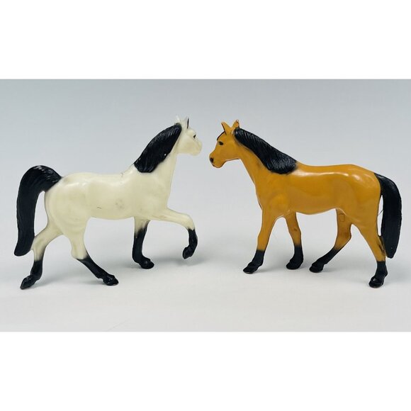 VTG Lot 2 Hard Plastic 3" Sorrel Buckskin Dun HORSE FIGURES Figurines Unmarked - Picture 2 of 3